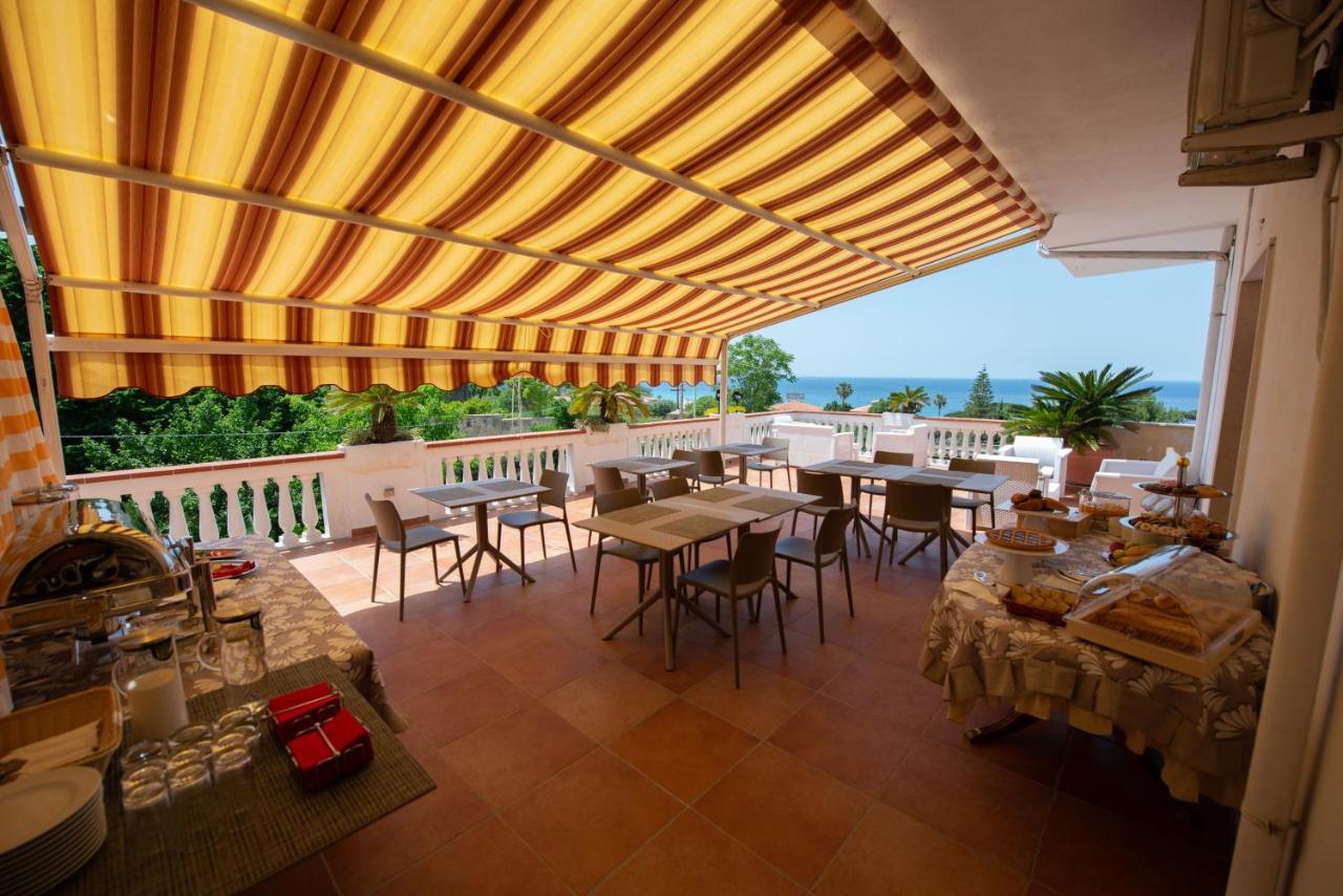 B&B Esterita Parghelia Bagian luar foto