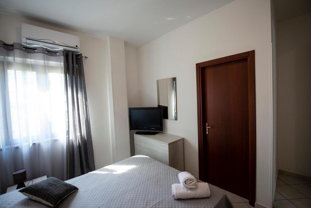 B&B Esterita Parghelia Bagian luar foto