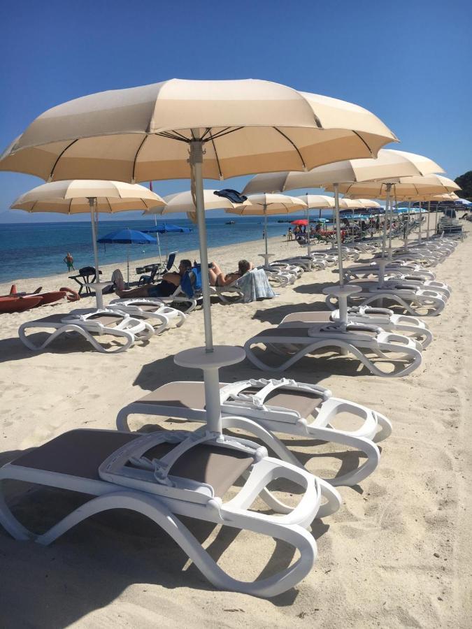 B&B Esterita Parghelia Bagian luar foto