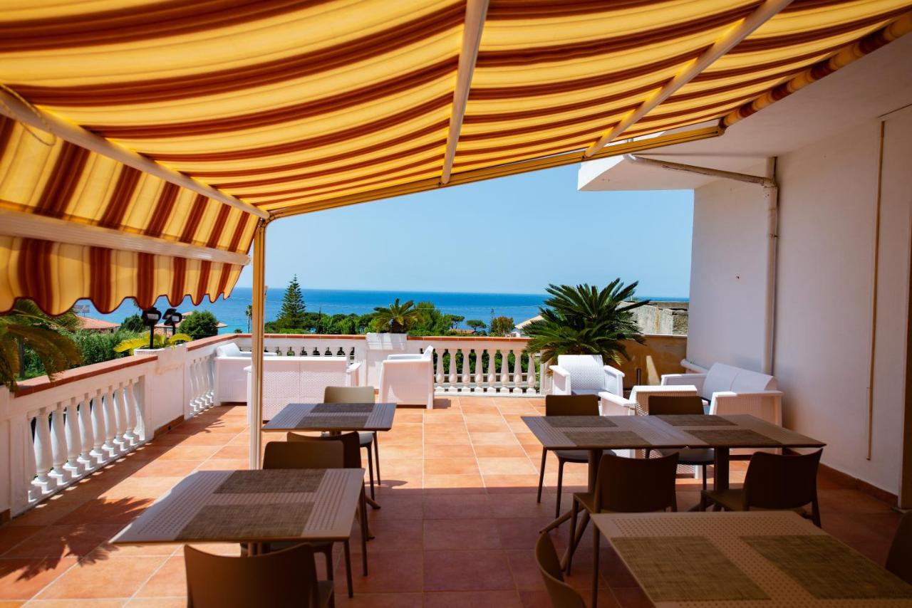 B&B Esterita Parghelia Bagian luar foto